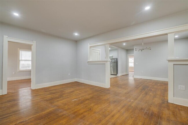 Building Photo - 726 NW 24th St