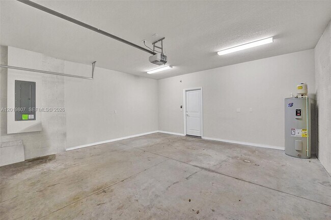 Building Photo - 4764 Eucalyptus Dr