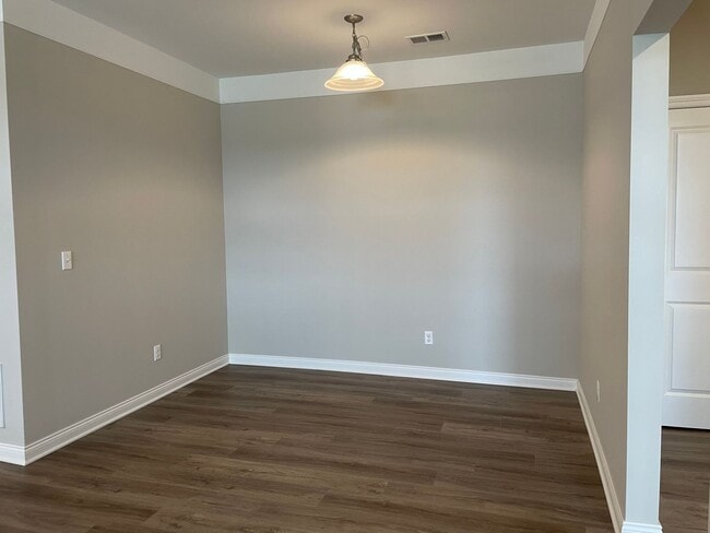 Building Photo - Shelby Township-Newer 2-bedroom, 2-bath condo with Balcony & Garage