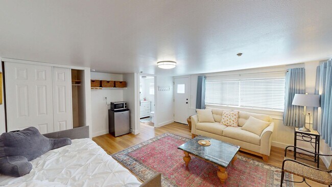 Building Photo - Downtown San Anselmo Updated 4x3 + aupair ...