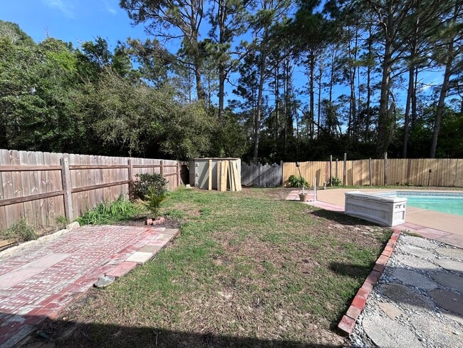 Building Photo - 540 E Timberlake Dr