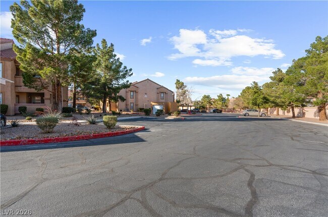 Building Photo - 1150 N Buffalo Dr