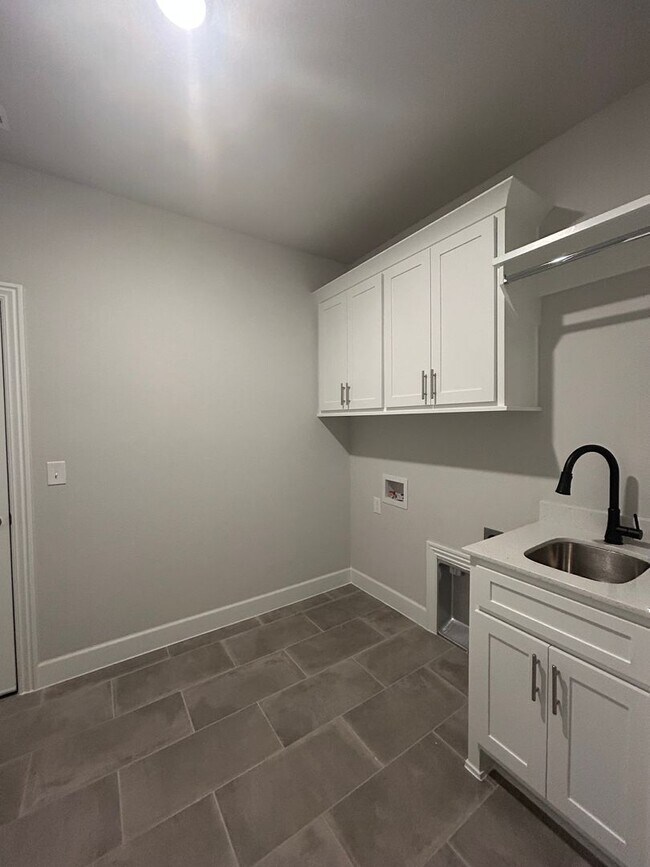 Building Photo - Beautiful Bentonville Home! 4 Bedrooms, 2.5 Bathrooms!!