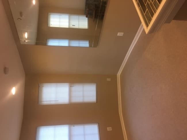 Building Photo - 3400 Fairview Ave