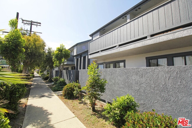 Building Photo - 4192 Marlton Ave