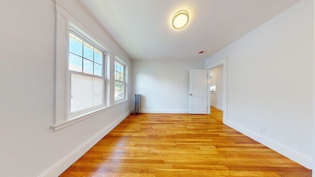 Building Photo - 333 Vermont St