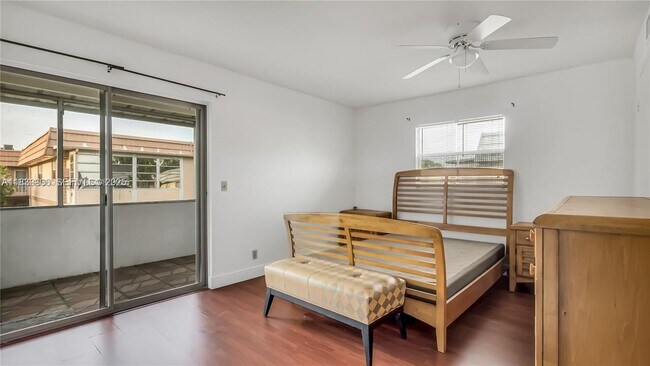 Building Photo - 703 Brittany Park