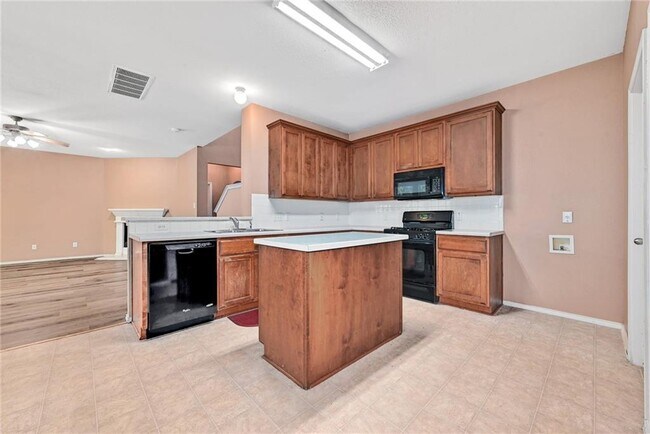 Building Photo - 2049 Rachel Ln
