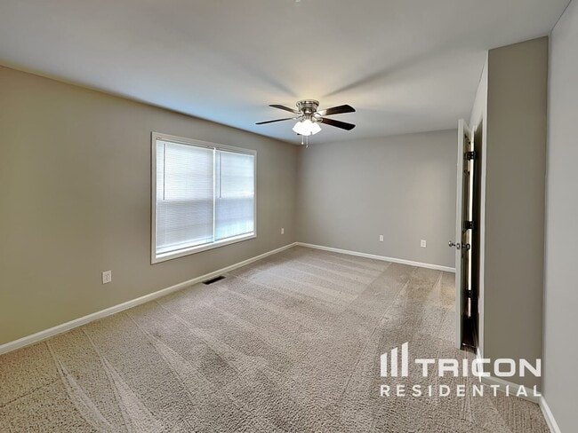 Building Photo - 1657 Lemming Dr SE