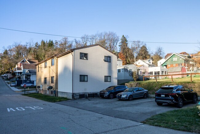 Building Photo - 569 Woodmont Ave