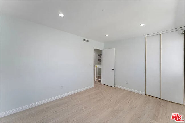 Building Photo - 126 Casuda Canyon Dr