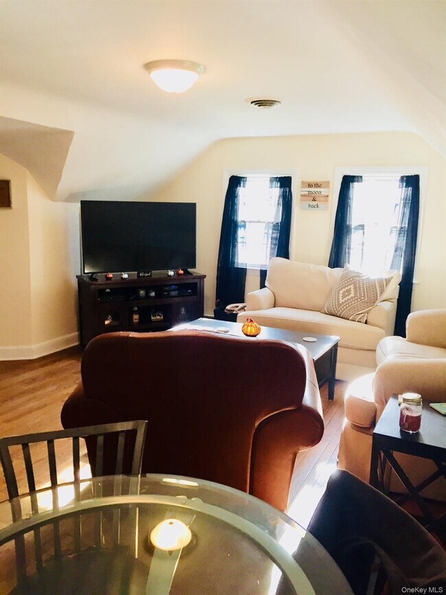 Building Photo - 7 Harbor View Rd