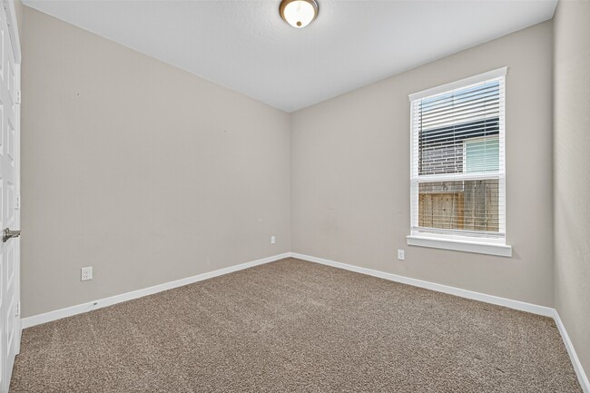 Building Photo - 28611 Hannahs Harbor Ln