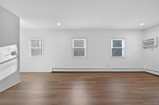 Building Photo - 12 Scotchtown Ave