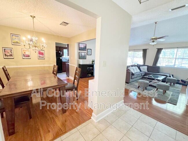 Building Photo - 1126 Bay Ct