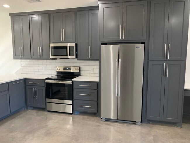 Building Photo - Newer Construction in McGregor