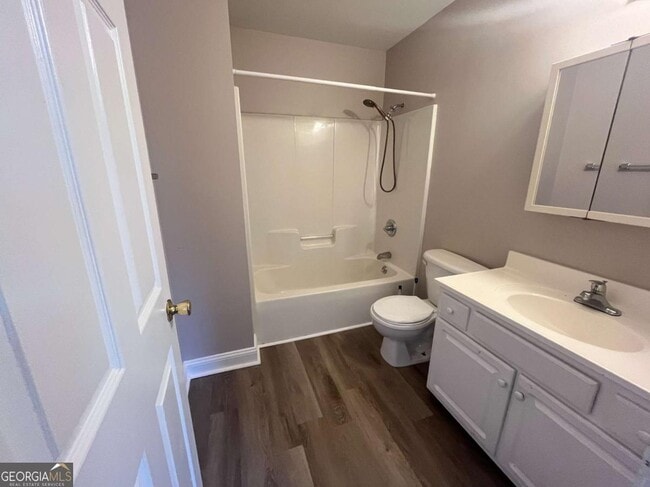 Building Photo - 100 Fair Oaks Dr