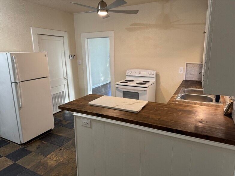 Building Photo - 2238 Broadway St