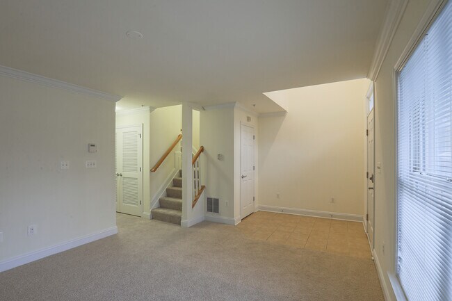 Building Photo - 803 McHenry St