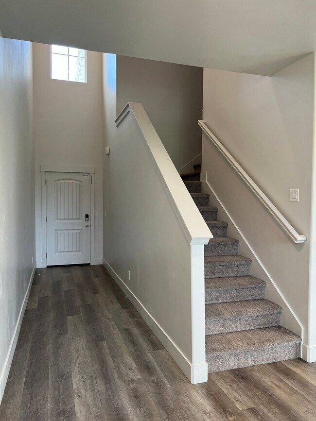 Building Photo - Beautiful 3 Bed, 2.5 Bath Townhome in Summerfield Subdivision | $1,995/month