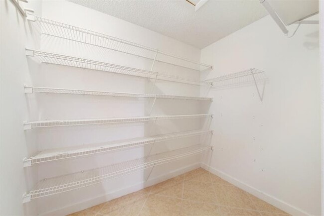 Building Photo - 9466 Boca Cove Cir