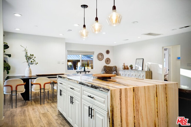 Building Photo - 5630 Gentry Ave