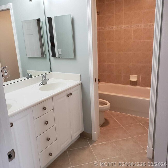 Building Photo - 833 SW 167th Ave