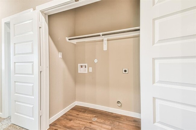 Building Photo - 9708 Grosbeak Ln