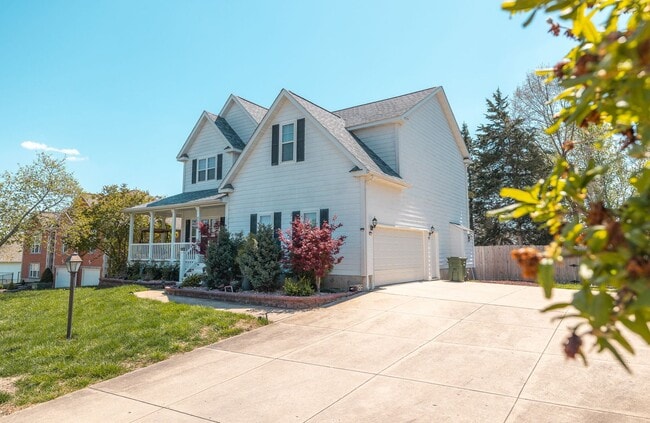 Building Photo - 4Bd/3.5Ba Home Available