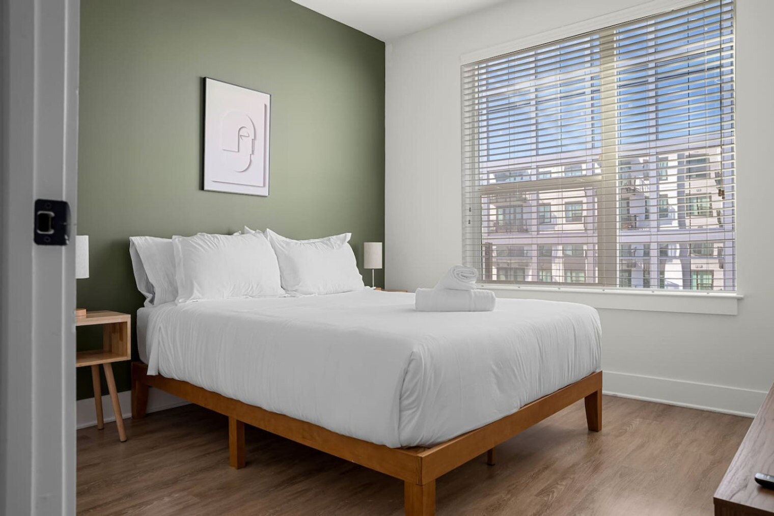 Building Photo - 3820 N Clark Ave