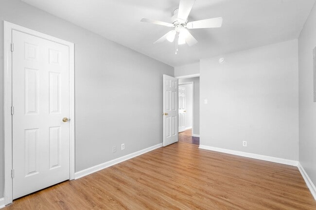 Building Photo - Lovely ranch style minutes from Fort Campbell