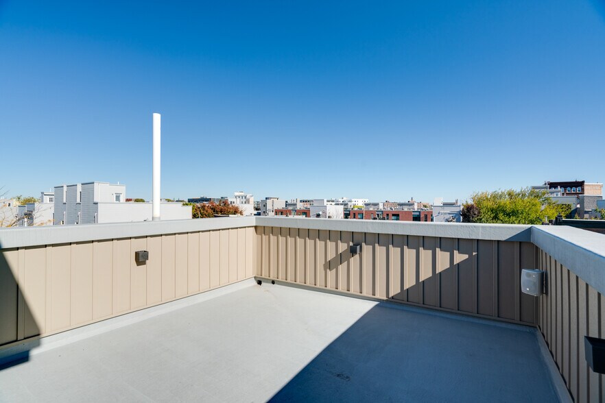 Building Photo - 2213 N Waterloo St