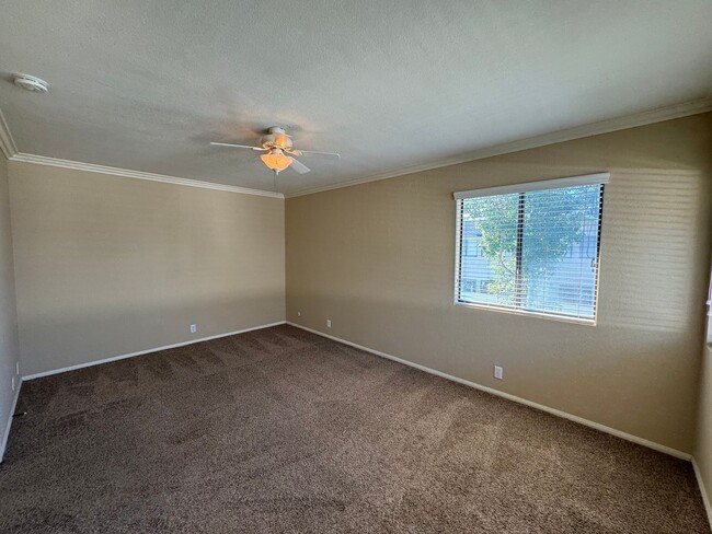 Building Photo - Beautiful 2Bd/1.5Ba Townhome in Orange w/A...