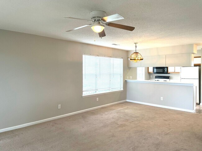 Building Photo - Available Now! 2 Bedroom, 2 Bath Condo at ...