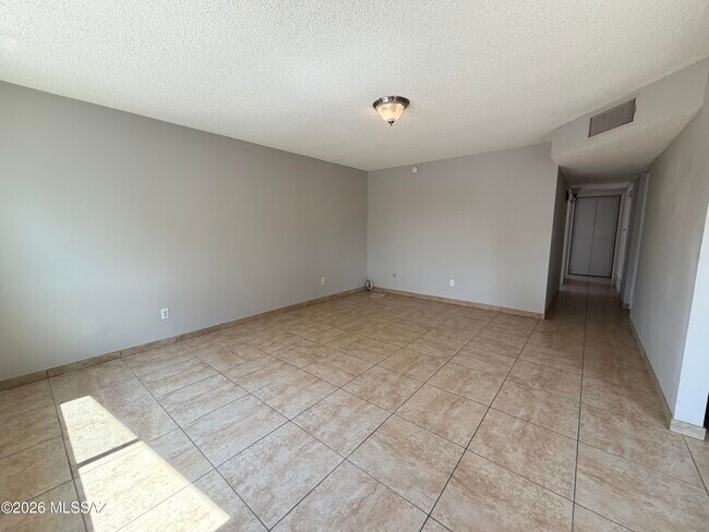 Building Photo - 1354 W Sonora St