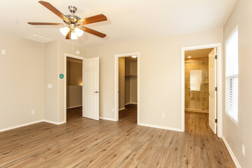 Building Photo - 7000 S Goshawk Dr