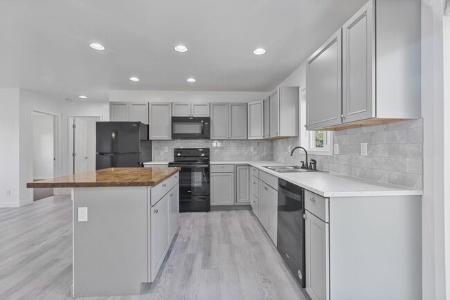 Building Photo - COUNTRY CHARMER 3 BED 2 BATH HOME IN CHESTER