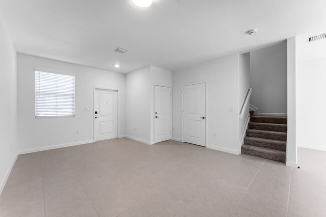 Building Photo - 2442 SE 28th St