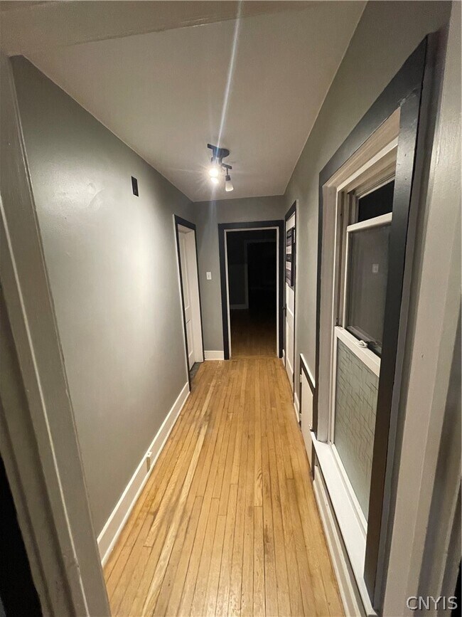 Building Photo - 47 Center St