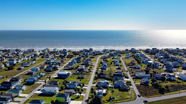 Building Photo - 14146 Miramar Dr