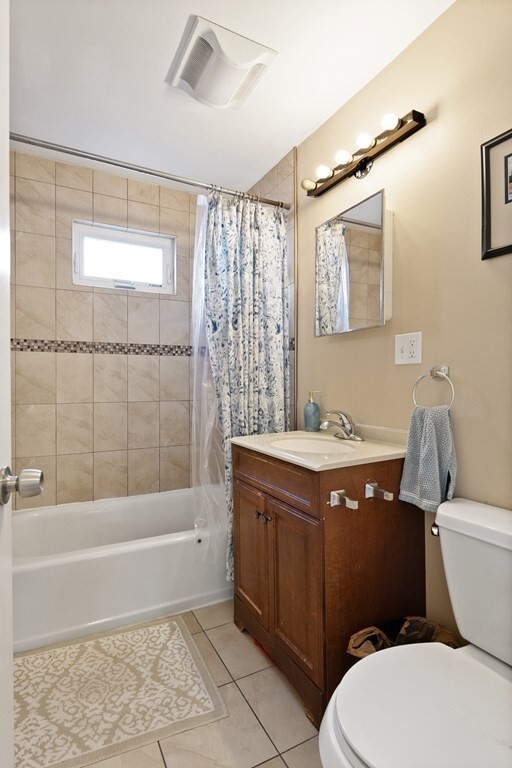 Building Photo - 143 Sydney St