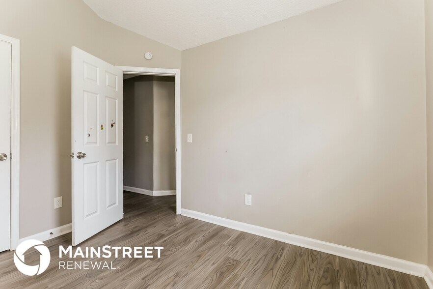 Building Photo - 210 Teak Ln