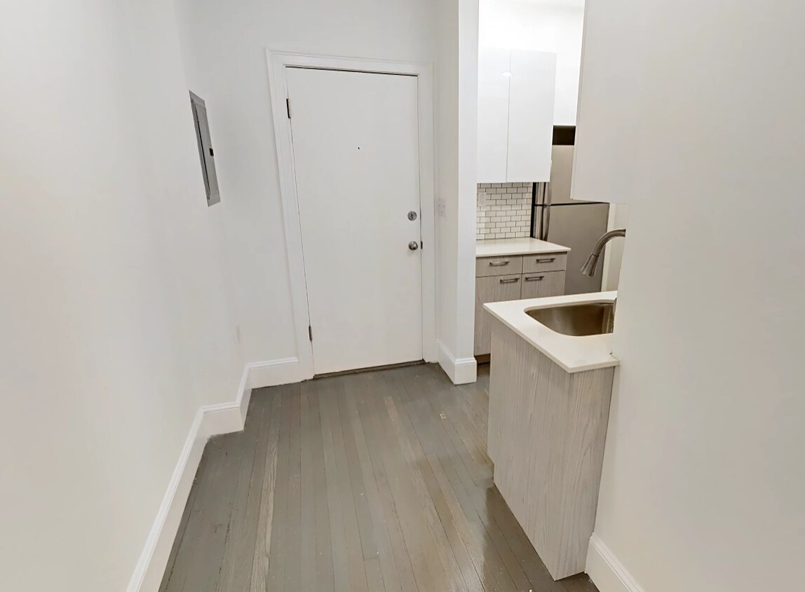 Building Photo - 30 Peterborough St