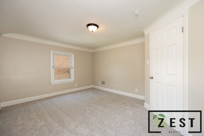 Building Photo - BEAUTIFUL 3 BD 1.5 BATH HOME!