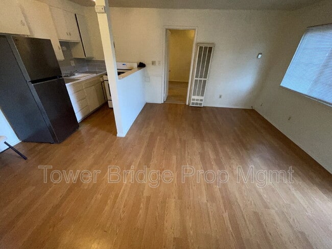 Building Photo - 2612 Connie Dr