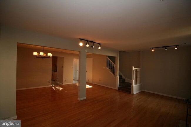 Building Photo - 114 Barnsfield Ct