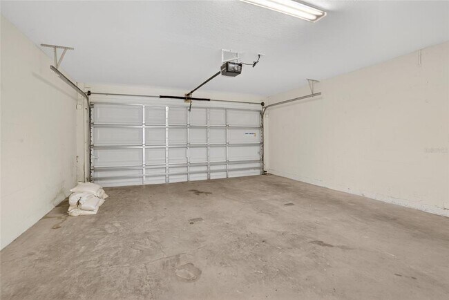 Building Photo - 522 Pentas Ln
