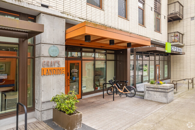 Building Photo - Gray's Landing
