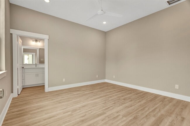 Building Photo - 28 Cmdr. Runco Ln