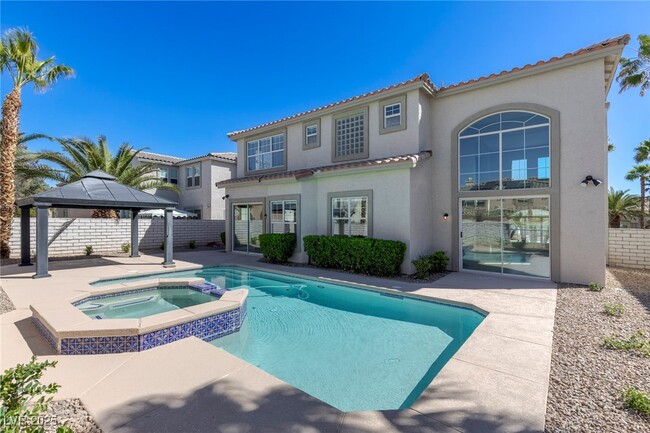 Building Photo - 2510 Putting Green Dr